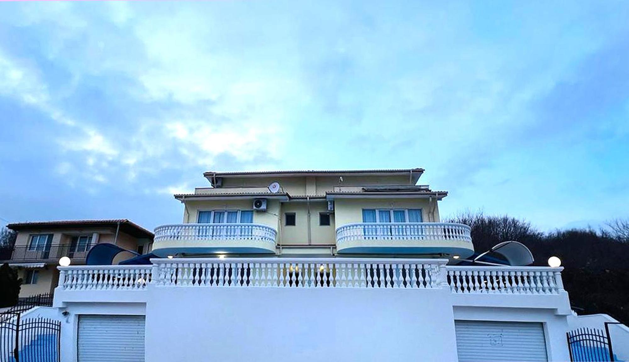 Villa Sorento Italian Neoclassica Balçık Dış mekan fotoğraf